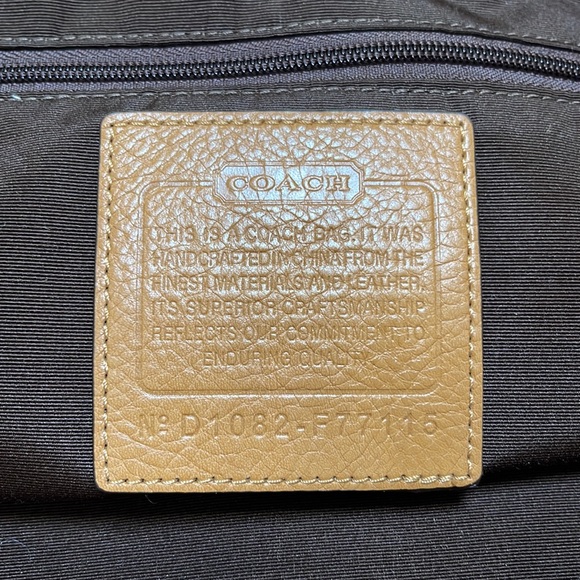 Authentic Coach overnight duffel bag - Picture 5 of 9